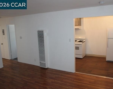 2515 Manchester Ave - Photo Thumbnail 6