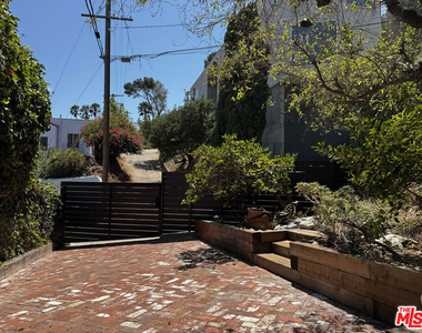 2257 Earl Street - Photo Thumbnail 10
