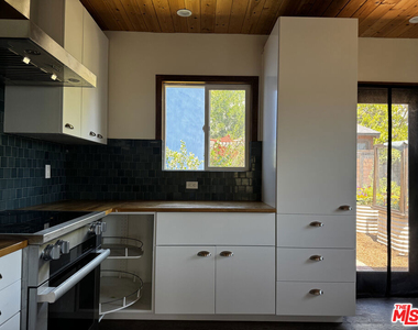 2257 Earl Street - Photo Thumbnail 12