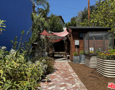 2257 Earl Street - Photo Thumbnail 3