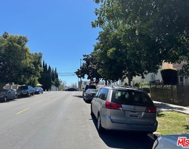925 S Hobart Boulevard - Photo Thumbnail 22