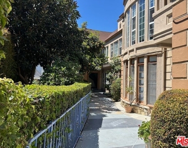 925 S Hobart Boulevard - Photo Thumbnail 2
