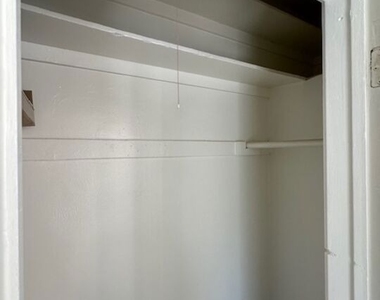 925 S Hobart Boulevard - Photo Thumbnail 11