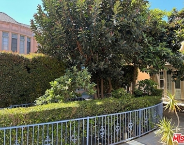925 S Hobart Boulevard - Photo Thumbnail 3
