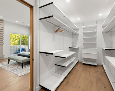6617 Lindenhurst Avenue - Photo Thumbnail 20