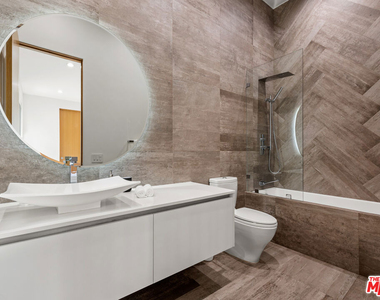 6617 Lindenhurst Avenue - Photo Thumbnail 25