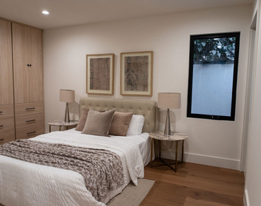 3436 Longridge Avenue - Photo Thumbnail 16