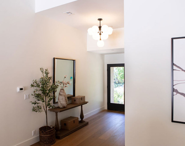 3436 Longridge Avenue - Photo Thumbnail 5