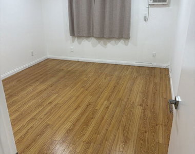 18530 Hatteras Street - Photo Thumbnail 11