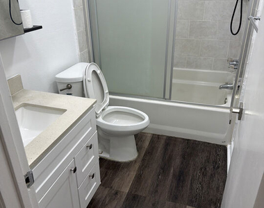 18530 Hatteras Street - Photo Thumbnail 17