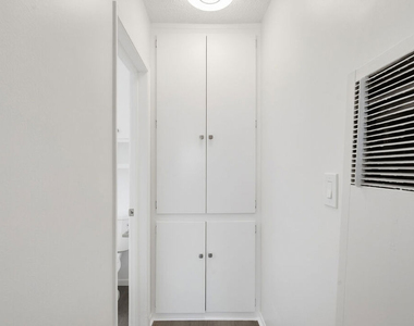 1333 Barry Avenue - Photo Thumbnail 6