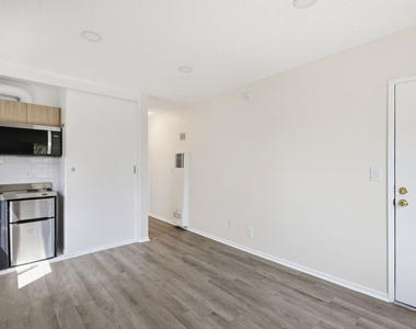 1333 Barry Avenue - Photo Thumbnail 3