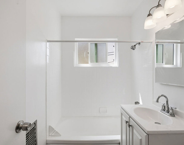 1333 Barry Avenue - Photo Thumbnail 8