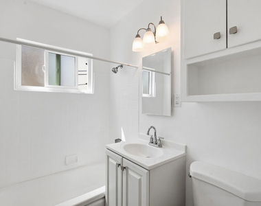 1333 Barry Avenue - Photo Thumbnail 7