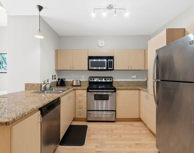 630 West 6th Street - Photo Thumbnail 4