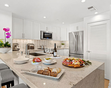1221 W Ocean Avenue - Photo Thumbnail 5