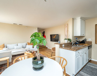 7320 Hawthorn Avenue - Photo Thumbnail 6