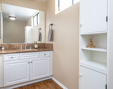 7320 Hawthorn Avenue - Photo Thumbnail 14