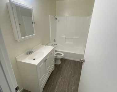 7756 Laurel Canyon Boulevard - Photo Thumbnail 2