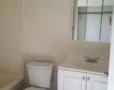 7756 Laurel Canyon Boulevard - Photo Thumbnail 6