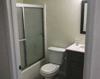 7756 Laurel Canyon Boulevard - Photo Thumbnail 10