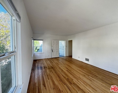 1246 Edris Drive - Photo Thumbnail 3
