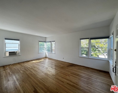 1246 Edris Drive - Photo Thumbnail 2