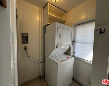 1246 Edris Drive - Photo Thumbnail 9