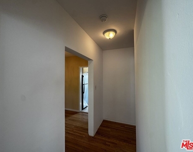 1246 Edris Drive - Photo Thumbnail 5