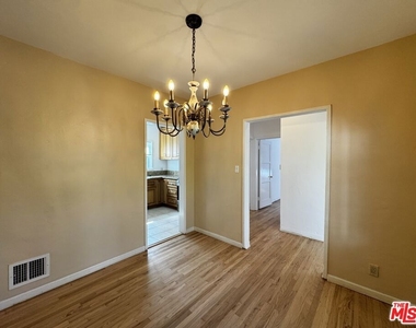 1246 Edris Drive - Photo Thumbnail 7