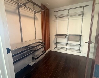 460 S Spring Street - Photo Thumbnail 10