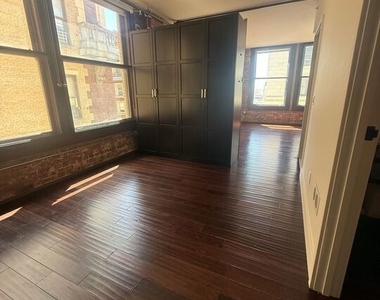 460 S Spring Street - Photo Thumbnail 12