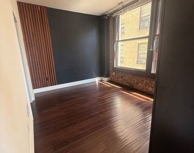 460 S Spring Street - Photo Thumbnail 9