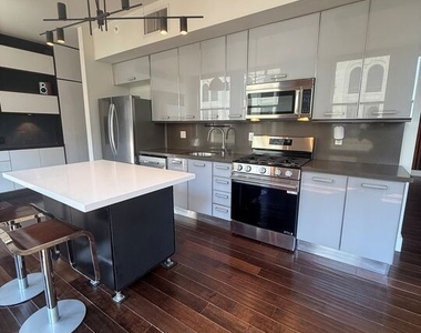 460 S Spring Street - Photo Thumbnail 2