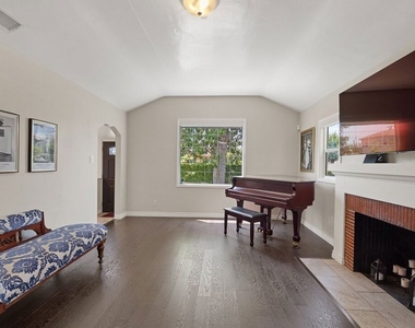 1978 S Holt Avenue - Photo Thumbnail 27