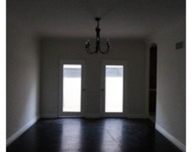 8437 W 4th Street - Photo Thumbnail 3
