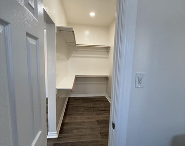 5522 Sierra Vista Avenue - Photo Thumbnail 10