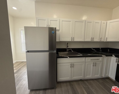 5522 Sierra Vista Avenue - Photo Thumbnail 7