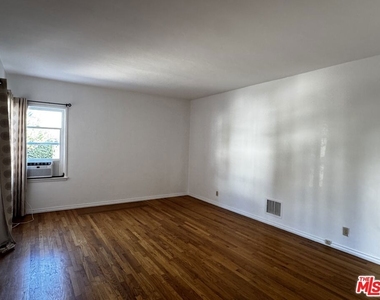1242 Edris Drive - Photo Thumbnail 3