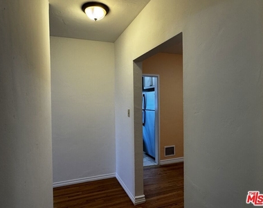 1242 Edris Drive - Photo Thumbnail 6