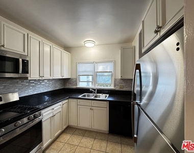 1242 Edris Drive - Photo Thumbnail 25
