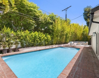 16141 Dickens Street - Photo Thumbnail 14