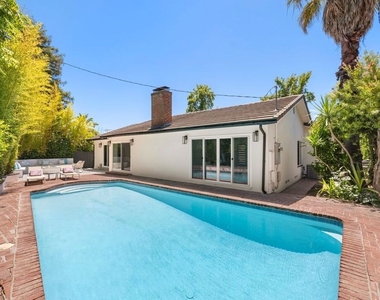 16141 Dickens Street - Photo Thumbnail 13