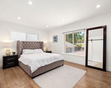 16141 Dickens Street - Photo Thumbnail 6