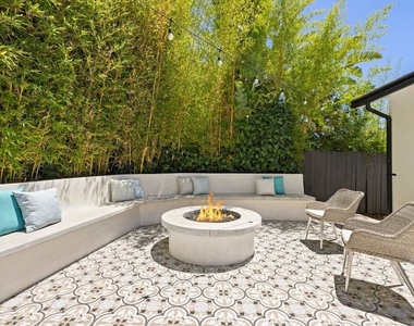 16141 Dickens Street - Photo Thumbnail 15
