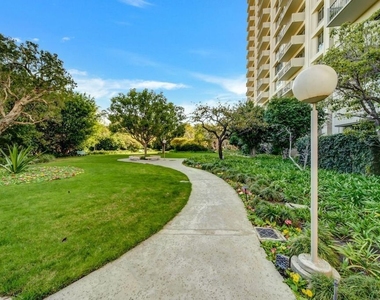 2160 Century Park East - Photo Thumbnail 17