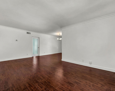 248 S Rexford Drive - Photo Thumbnail 3