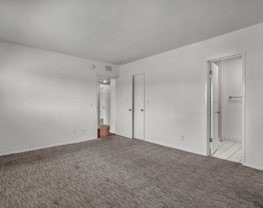 248 S Rexford Drive - Photo Thumbnail 9