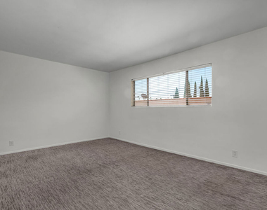248 S Rexford Drive - Photo Thumbnail 8