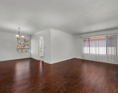 248 S Rexford Drive - Photo Thumbnail 1